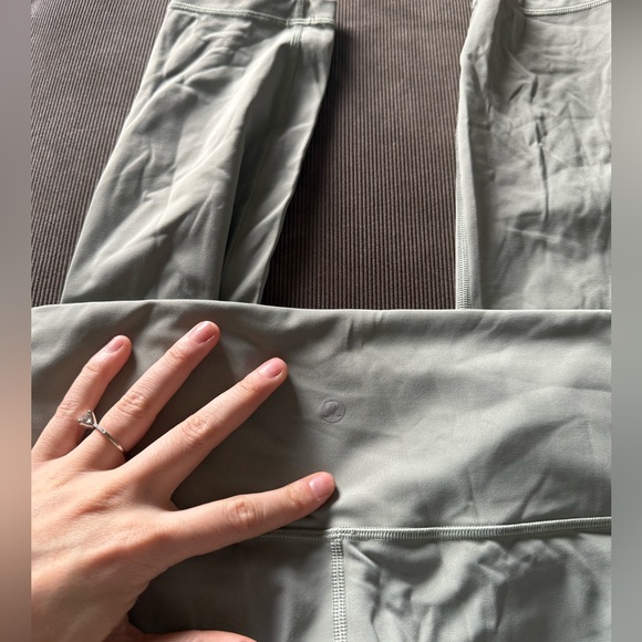 Lululemon 2 pairs of leggings size 8 - Picture 6 of 7